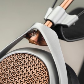 Meze Audio POET – grille, yoke and copper rod