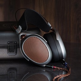 Meze Audio POET – with case and cable