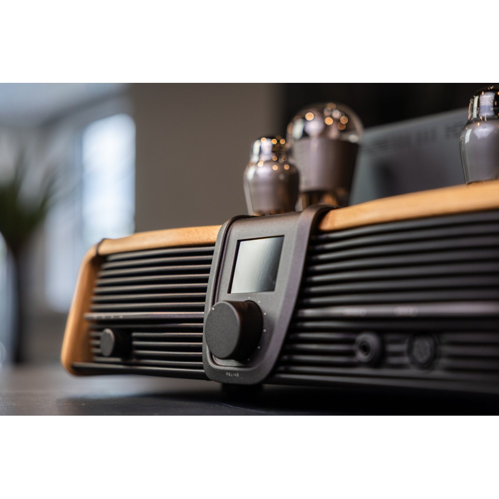 Feliks Audio EOS with display and volume control