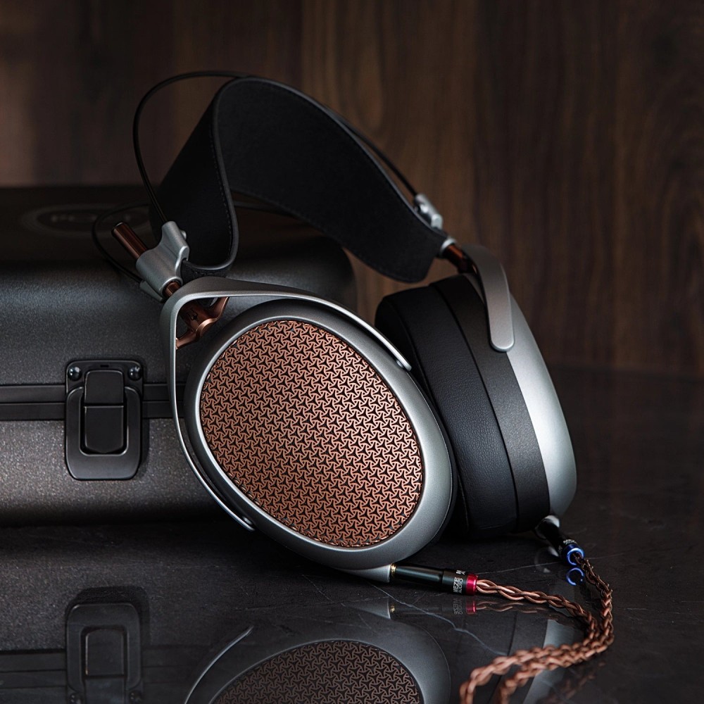 Meze Audio POET with case and cable